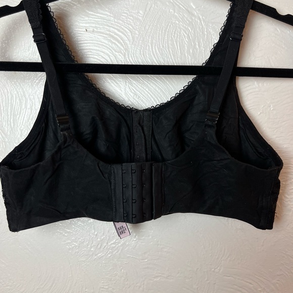 Victoria’s Secret mastectomy bra - Picture 3 of 4